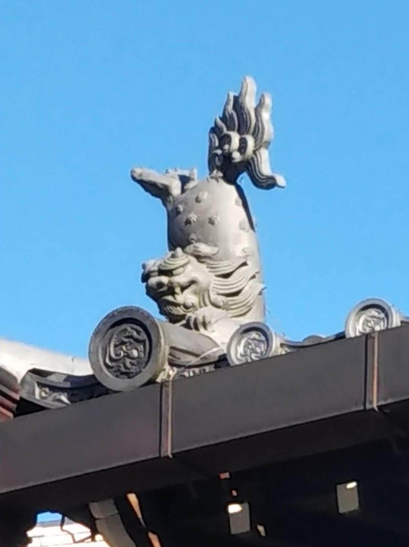 あれ？ あそこに何かいる！ 屋根キャラ「逆立ち狛犬」から始まる、心のままに岐阜散歩